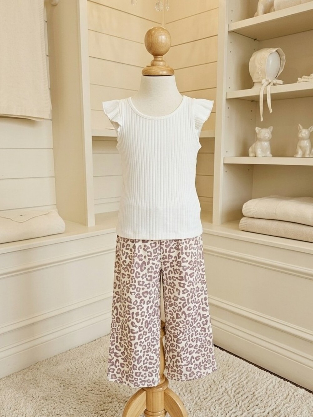 Millie Loves Lily Off White  Flutter Sleeve Top & Leopard Wide Leg Pant Set Sz 6